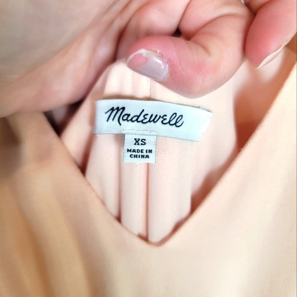 Elegant Cream Maxi Dress - Picture 8 of 15